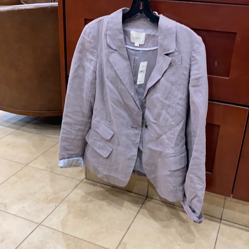 Linen lavender blazer with single button